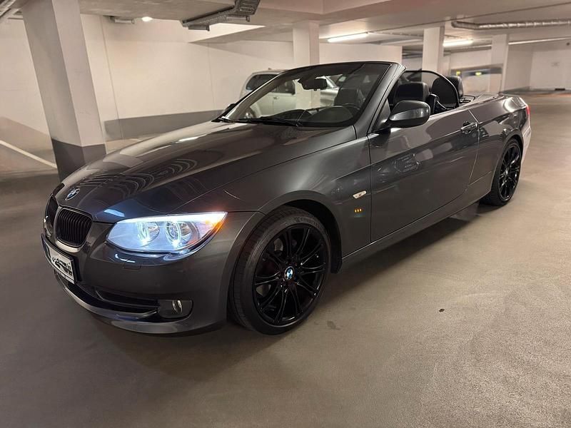 Gebraucht BMW 320 Cabriolet 184 PS (135 kW) 2012 Grau Cabrio