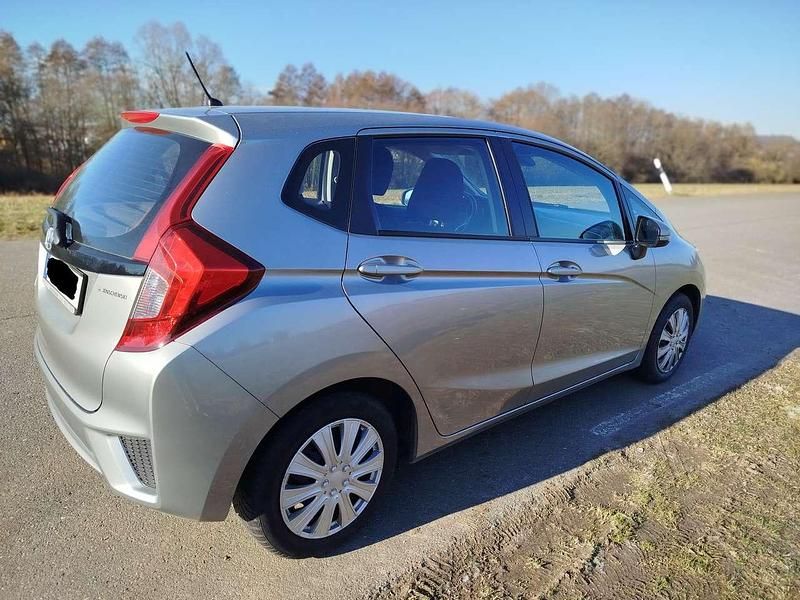 Gebraucht Honda Jazz Trend 102 PS (75 kW) 2017 Silber Kleinwagen