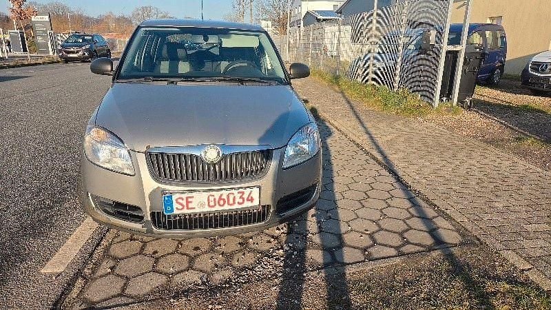 Gebraucht Skoda Fabia Classic 69 PS (50 kW) 2009 Beige Limousine