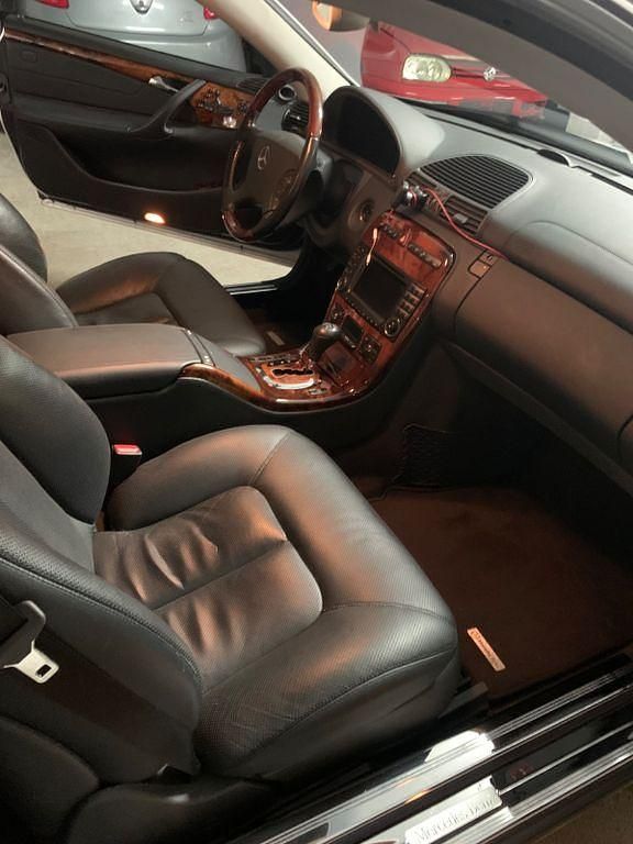 Silber Gebraucht 2005 Mercedes CL500 Coupé | 15.950 € (Fairer Preis) - Bild 1/4