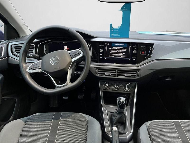 Gebraucht VW Polo Style 95 PS (69 kW) 2022 Vibrant violet metallic (metallic) Limousine