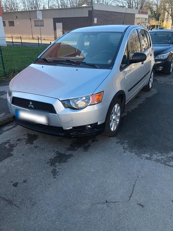 Gebraucht Mitsubishi Colt 95 PS (69 kW) 2010 Silber Kleinwagen