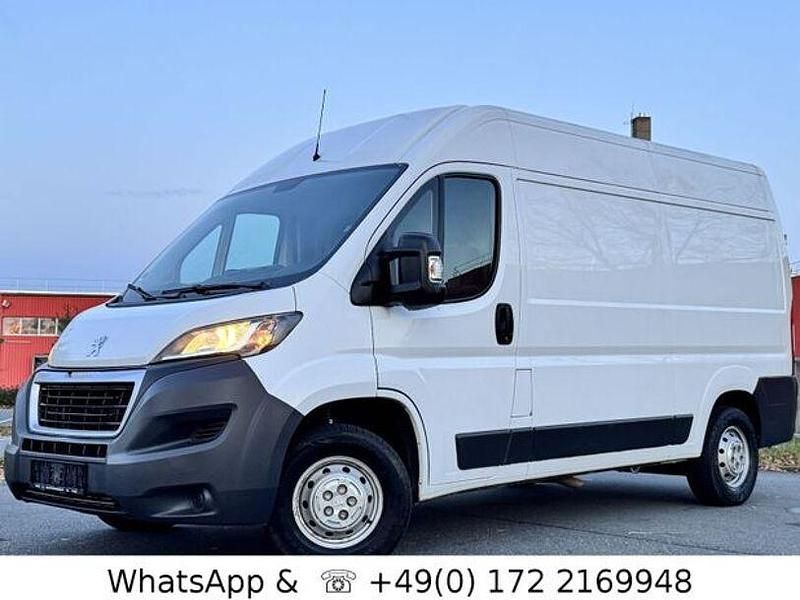 Weiss Gebraucht 2016 Peugeot Boxer Avantage Van | 13.200 € - Bild 1/4
