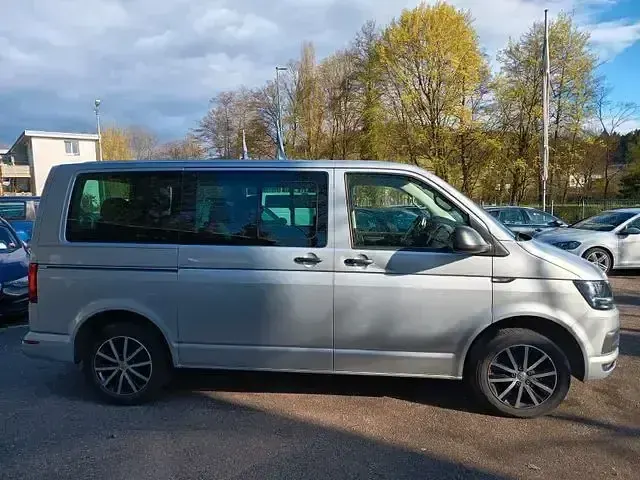 Używany VW Multivan Trendline 150 KM (110 kW) 2018 Andere Minivan