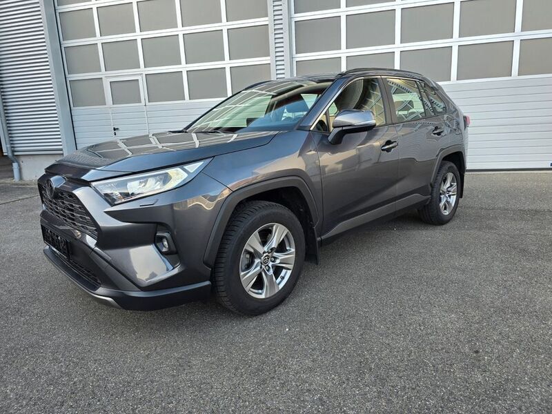 Mangagrau Gebraucht 2023 Toyota RAV4 SUV | 32.990 € (Fairer Preis) - Bild 1/4