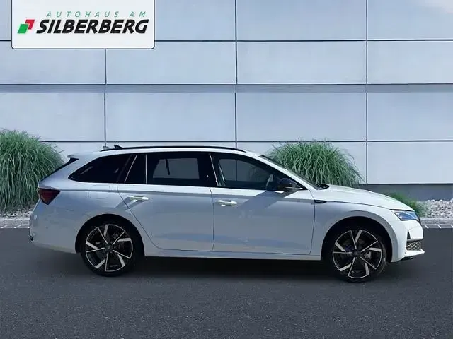 Gebraucht Skoda Octavia SportLine 150 PS (110 kW) 2026 Moonweiss metallic Kombi