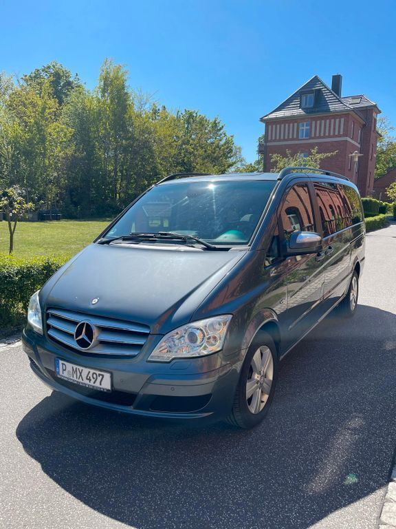 Grau Gebraucht 2013 Mercedes Viano Edition Van / Kleinbus | 19.990 € (Guter Preis) - Bild 1/4
