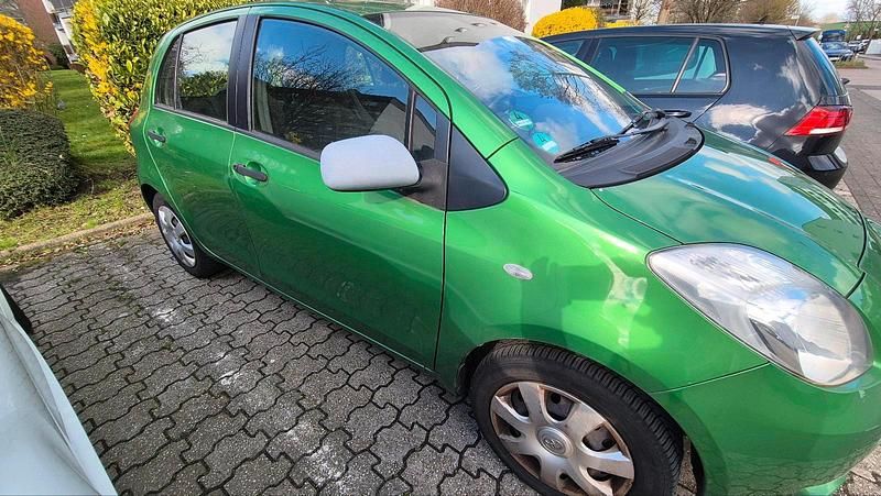 Gebraucht Toyota Yaris 70 PS (51 kW) 2007 Grün Kleinwagen