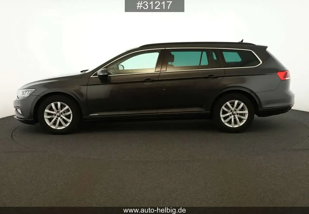 Gebraucht VW Passat Business 150 PS (110 kW) 2024 Grau Kombi