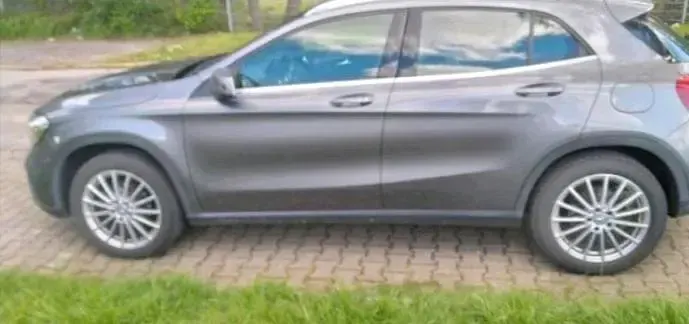 Gebraucht Mercedes GLA200 156 PS (114 kW) 2015 Silber SUV