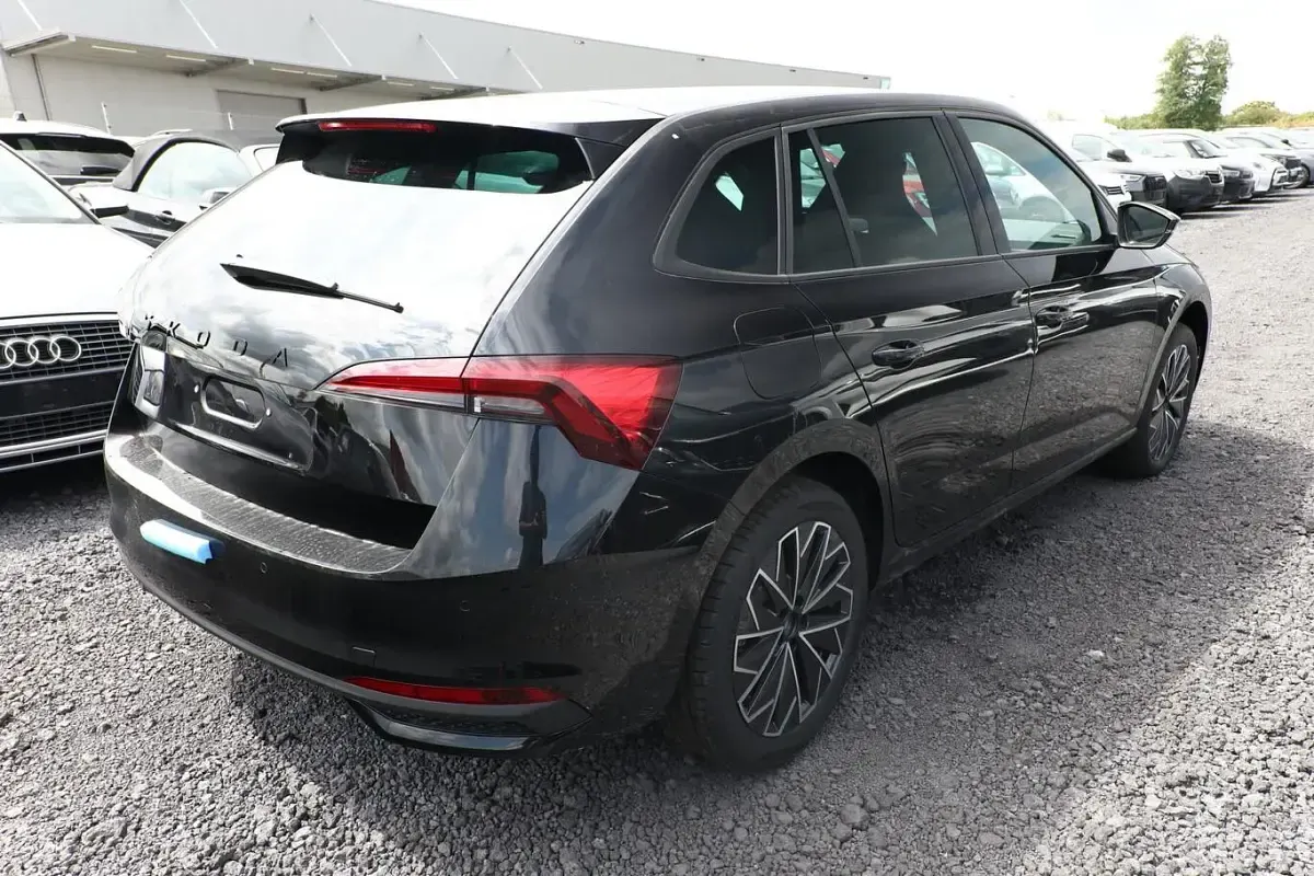 Neu Skoda Scala Monte Carlo 150 PS (110 kW) 2026 Black magic perleffekt Kleinwagen