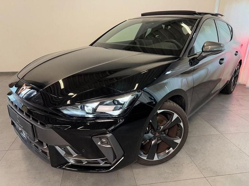 Mitternachtsschwarz Gebraucht 2025 Cupra Leon Limousine | 31.950 € (Fairer Preis) - Bild 1/4
