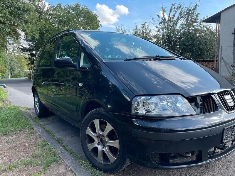Schwarz Gebraucht 2003 Seat Alhambra Van / Kleinbus | 899 € (Superpreis) - Bild 1/4