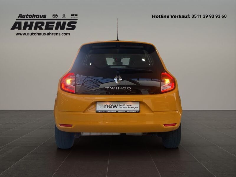 Używany Renault Twingo LIMITED 65 KM (47 kW) 2021 Żółty Hatchback