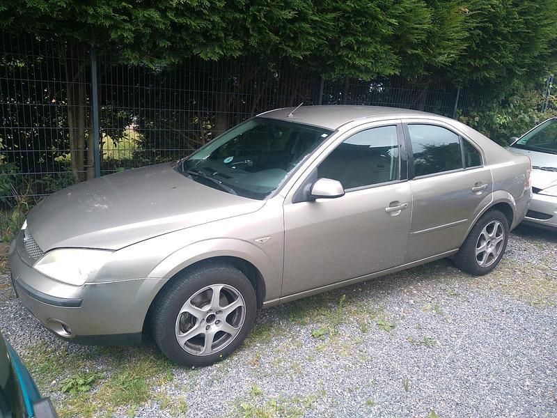 Gold Gebraucht 2002 Ford Mondeo Limousine | 799 € (Guter Preis) - Bild 1/4