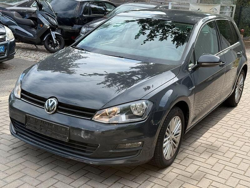 Grau Gebraucht 2014 VW Golf VII Cup Limousine | 8.500 € (Guter Preis) - Bild 1/4