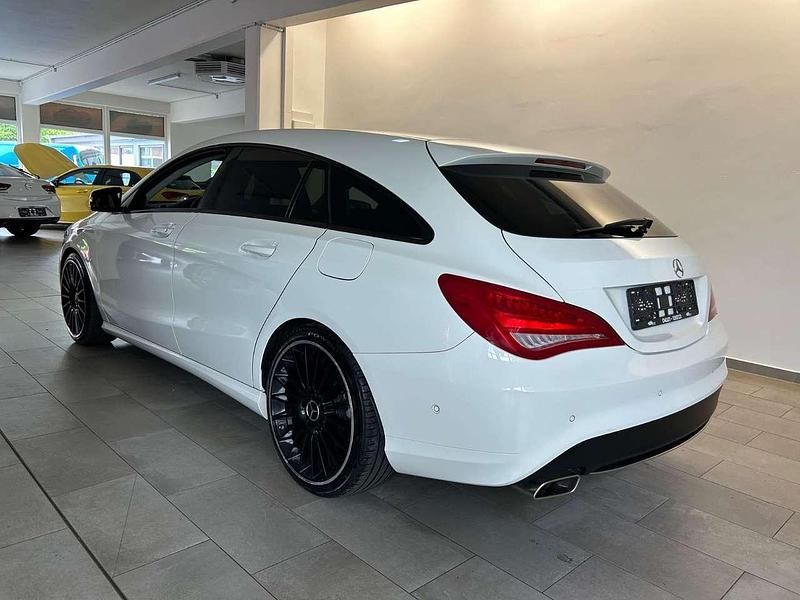 Gebraucht Mercedes CLA180 122 PS (89 kW) 2015 Calcitweiss  unilack Limousine