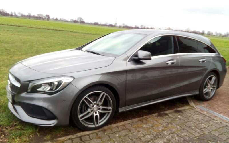 Grau Gebraucht 2017 Mercedes CLA180 Shooting Brake AMG line Kombi | 16.400 € (Fairer Preis) - Bild 1/4