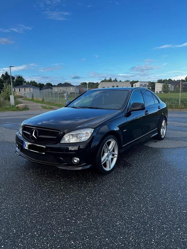 Schwarz Gebraucht 2007 Mercedes C280 AMG Limousine | 15.000 € - Bild 1/4