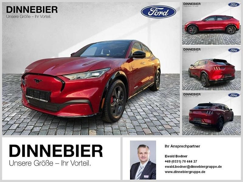 Rot (metallic) Gebraucht 2022 Ford Mustang Mach-E SUV | 39.000 € (Etwas zu teuer) - Bild 1/4