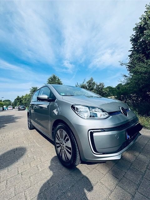 Grau Gebraucht 2021 VW e-up! R Kleinwagen | 14.190 € (Fairer Preis) - Bild 1/4
