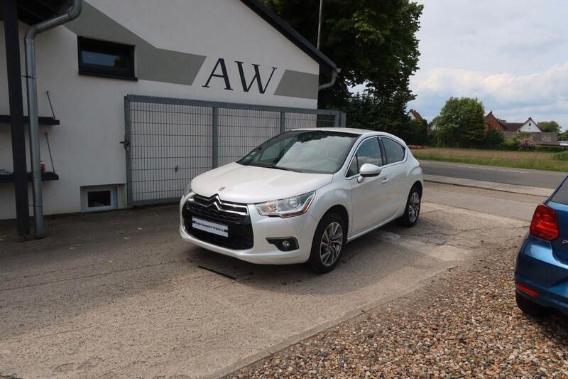 Weiß Gebraucht 2012 Citroën DS4 Chic Kleinwagen | 3.999 € (Guter Preis) - Bild 1/4