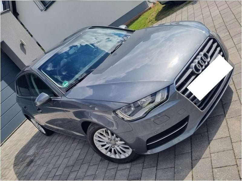Grau Gebraucht 2014 Audi A3 Sportback Ambiente Limousine | 12.500 € (Fairer Preis) - Bild 1/4
