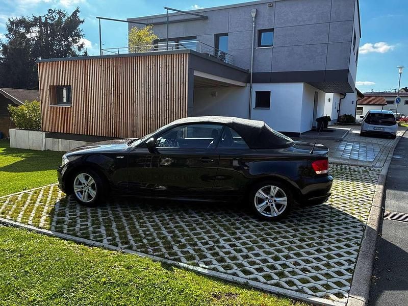 Gebraucht BMW 118 Cabriolet 143 PS (105 kW) 2012 Schwarz Cabrio