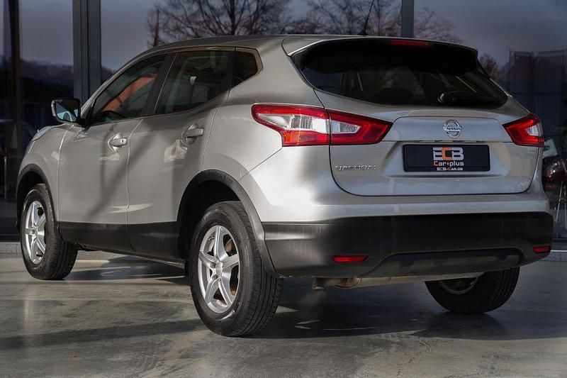 Gebraucht Nissan Qashqai Visia 116 PS (85 kW) 2016 Silber SUV
