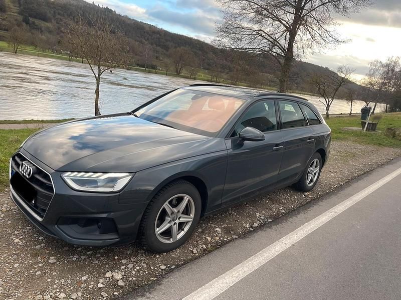 Gebraucht Audi A4 S-Line 163 PS (119 kW) 2020 Grau Kombi