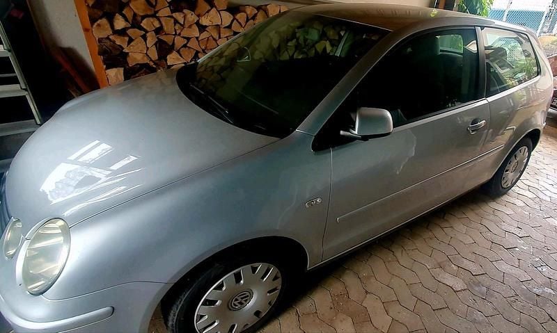 Silber Gebraucht 2004 VW Polo Cricket Kleinwagen | 1.100 € (Fairer Preis) - Bild 1/4