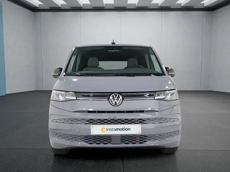 Usado VW Multivan 150 HP (110 kW) 2023 Cinzento Monovolume