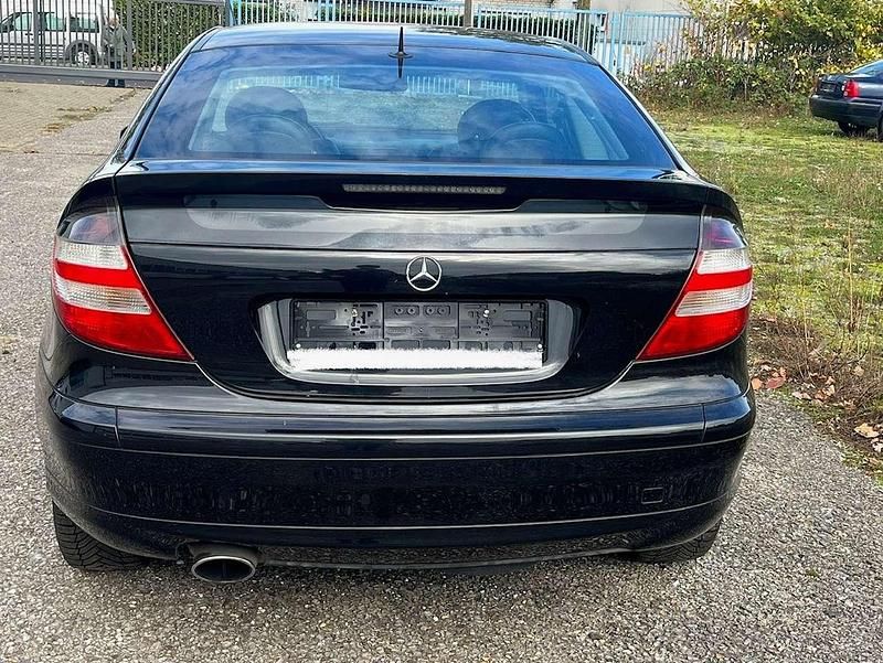 Gebraucht Mercedes C180 143 PS (105 kW) 2004 Schwarz Coupé