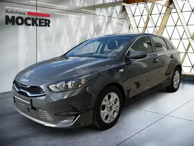 Używany Kia Ceed Vision 160 KM (117 kW) 2023 Szary Hatchback