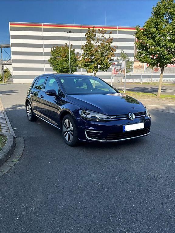 Blau Gebraucht 2019 VW e-Golf Kleinwagen | 13.250 € (Guter Preis) - Bild 1/4