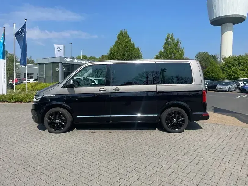 Usado VW Multivan Highline 204 HP (150 kW) 2023 Bege Monovolume