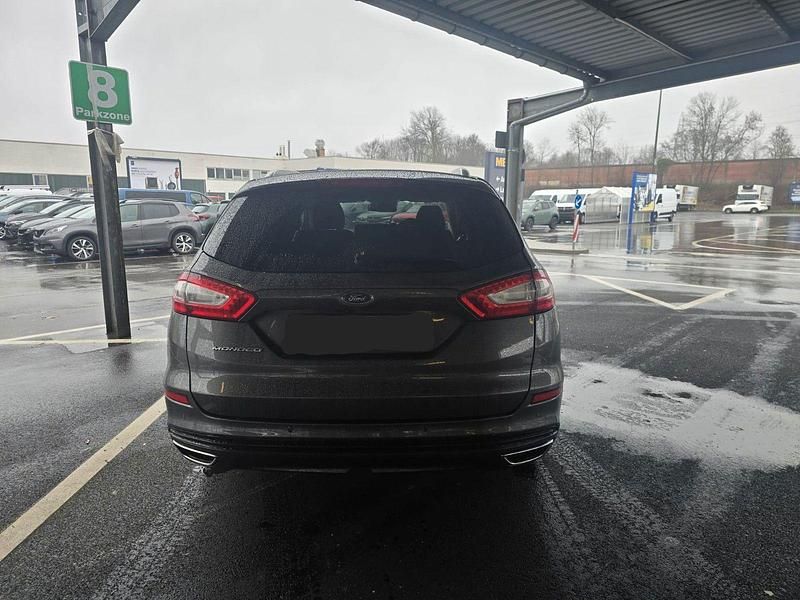 Gebraucht Ford Mondeo Titanium 179 PS (131 kW) 2016 Grau Kombi