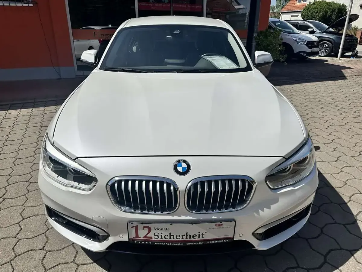 Gebraucht BMW 125 Urban Line 224 PS (164 kW) 2018 Mineralweiss metallic Kleinwagen