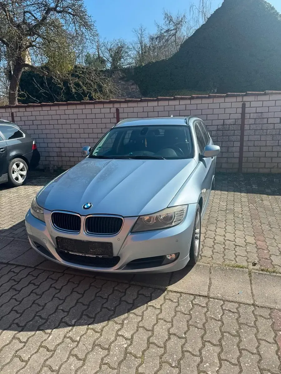 Second-hand BMW 318 143 CP (105 kW) 2010 Albastru Break