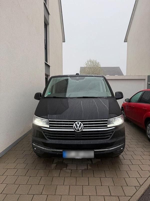Gebraucht VW Multivan Generation Six 150 PS (110 kW) 2022 Schwarz Van