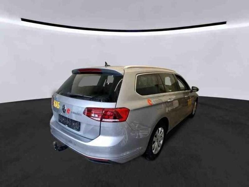 Gebraucht VW Passat Business 150 PS (110 kW) 2023 Pyritsilber metallic Kombi