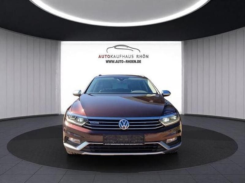 Gebraucht VW Passat Alltrack 190 PS (139 kW) 2018 Rot Kombi