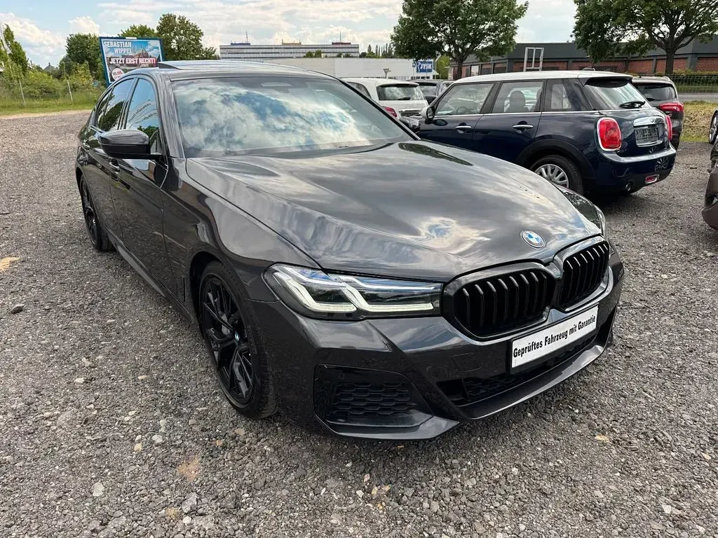 Gebraucht BMW 530 M Sport 286 PS (210 kW) 2023 Sophistograu Limousine
