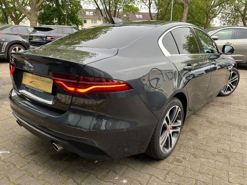 Gebraucht Jaguar XE SE 250 PS (183 kW) 2020 Grau Limousine