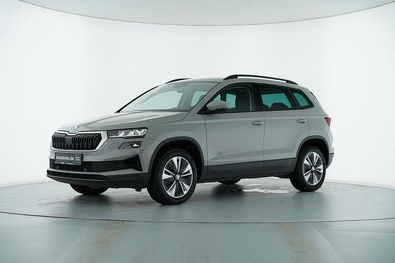 Steelgrau Gebraucht 2022 Skoda Karoq Ambition SUV | 24.490 € (Superpreis) - Bild 1/4