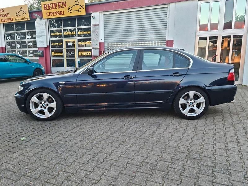 Gebraucht BMW 325 Sport Line 192 PS (141 kW) 2002 Blau Limousine