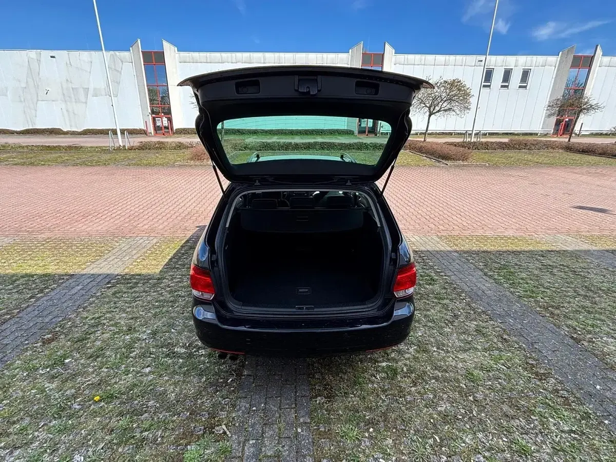 Second-hand VW Golf VII 140 CP (102 kW) 2013 Negru Break