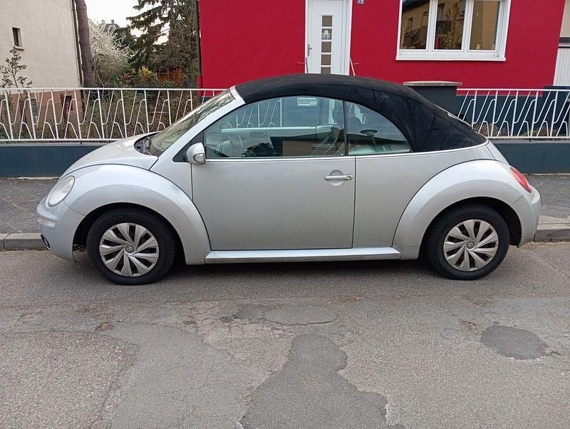 Gebraucht VW New Beetle 105 PS (77 kW) 2007 Silber Kleinwagen