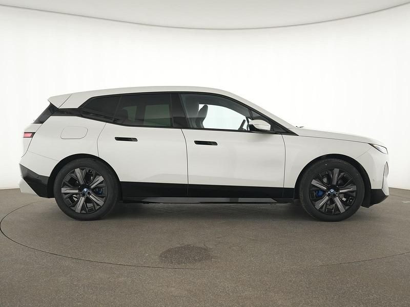 Gebraucht BMW iX Sport Line 239 kW (326 PS) 2023 Mineralweiss SUV