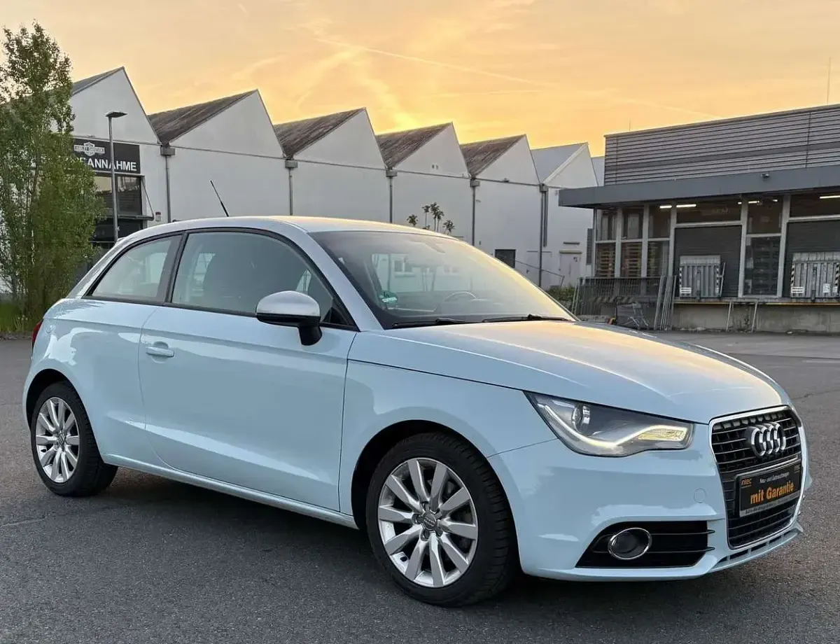 Gebraucht Audi A1 Ambition 122 PS (89 kW) 2012 Blau Kleinwagen